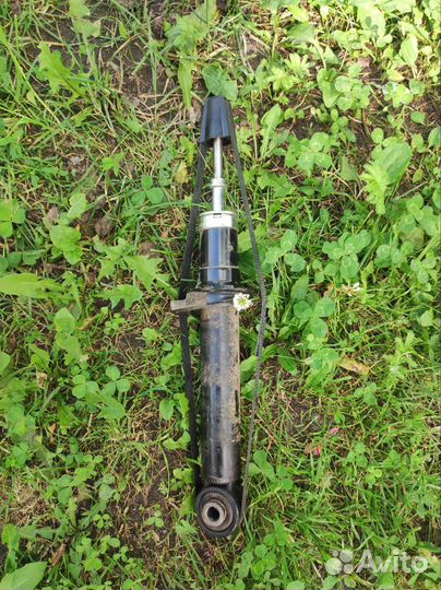 Амортизатор febest 02658720R для Nissan