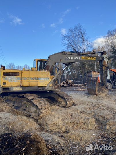 Гусеничный экскаватор Volvo EC200, 1995