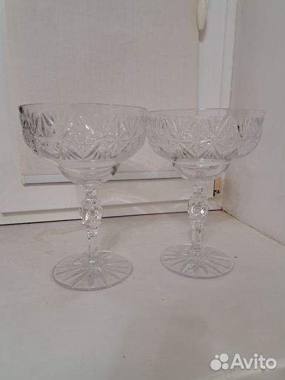 Хрустальная ваза на ножке