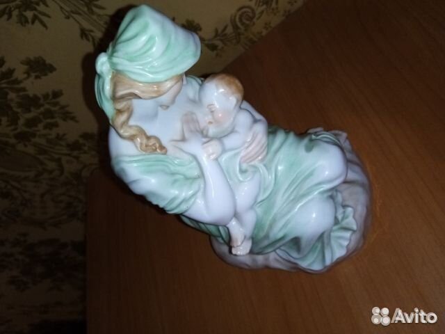 Статуэтка материнство