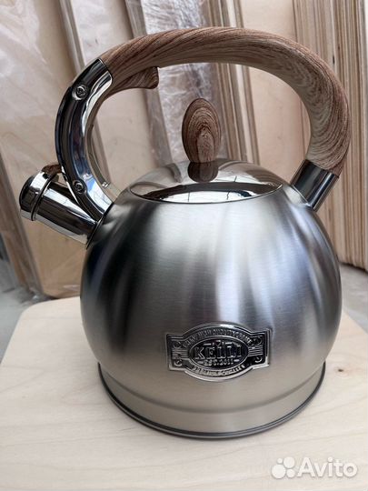 Чайник из нержавеющей стали