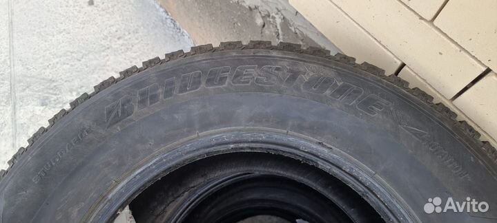 Bridgestone Ice Cruiser 7000 275/65 R17 T