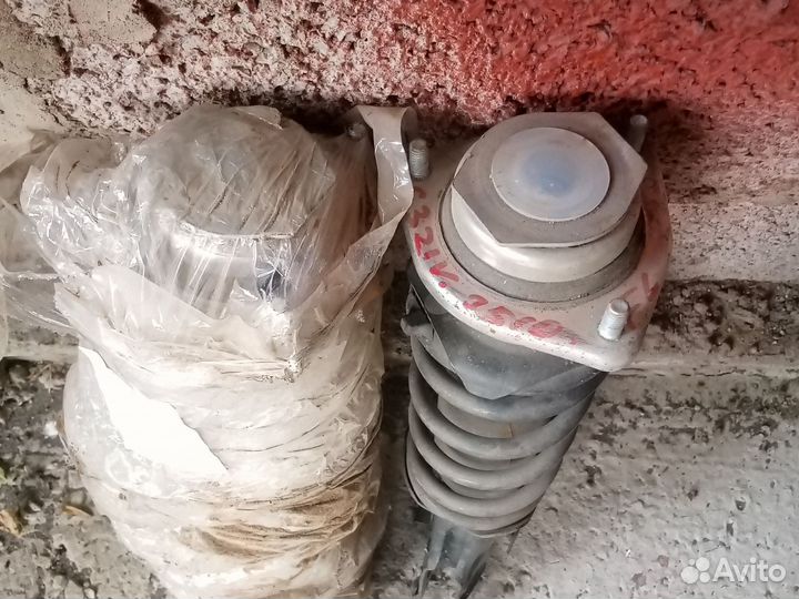 Стойки переднии Дайхатсу Хайджет