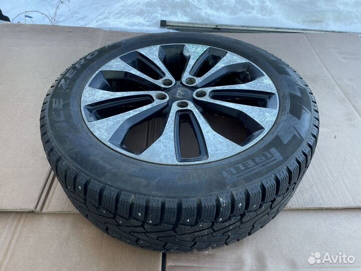 Pirelli Ice Zero 235/55 R19