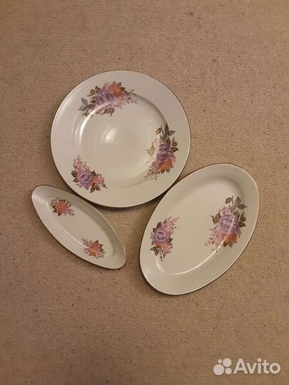 Фарфоровые тарелки/блюда. 3 штуки цена за все