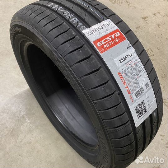 Kumho Ecsta PS71 215/55 R18 99V