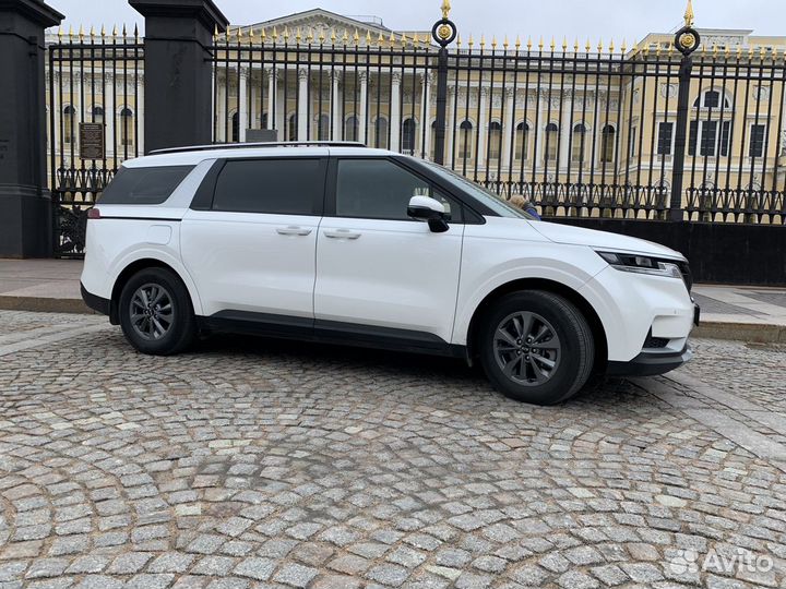 Пассажирские и грузовые перевозки, минивэн