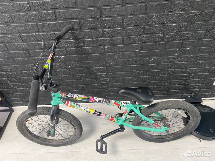 Трюковой велосипед BMX