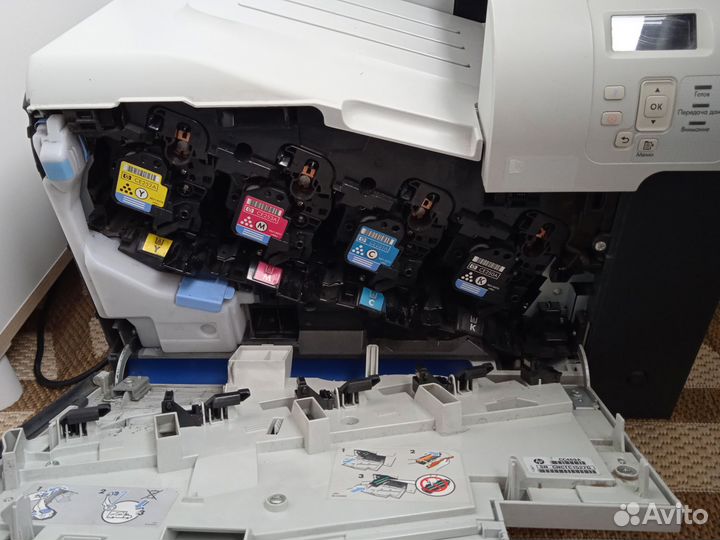 Принтер лазерный HP Laser Jet CP 3525n