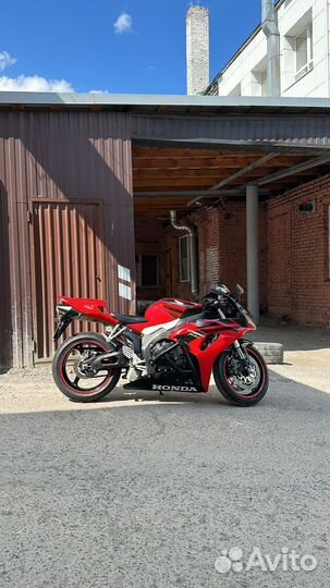 Продаю спортбайк Honda