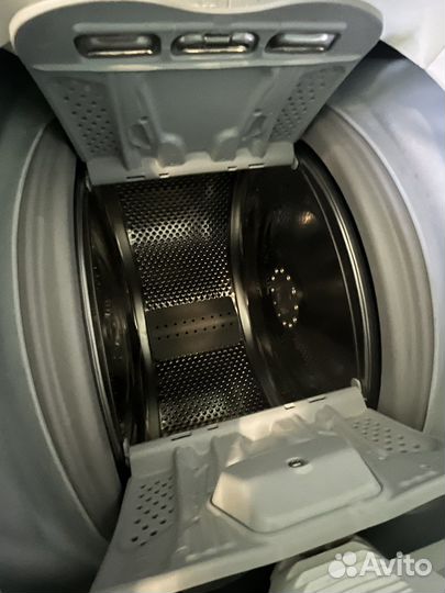 Стиральная машина с верт. загрузкой AEG L56106TL