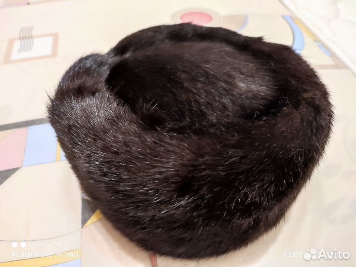 Меховая зимняя шапка женская