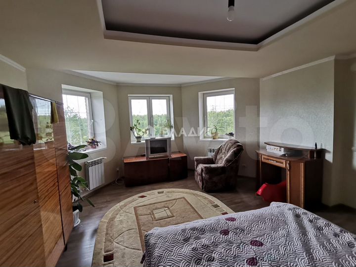 Дом 270 м² на участке 12 сот.