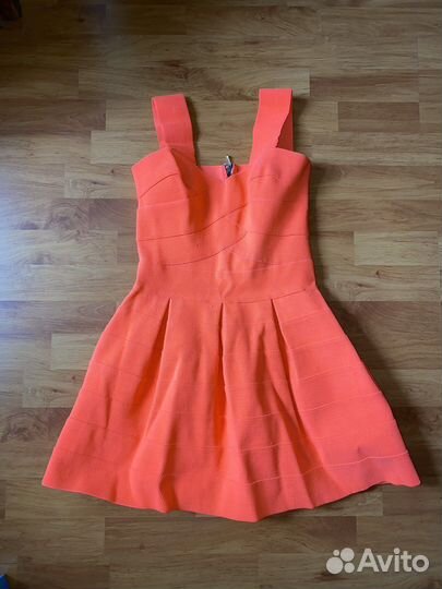 Бандажное платье