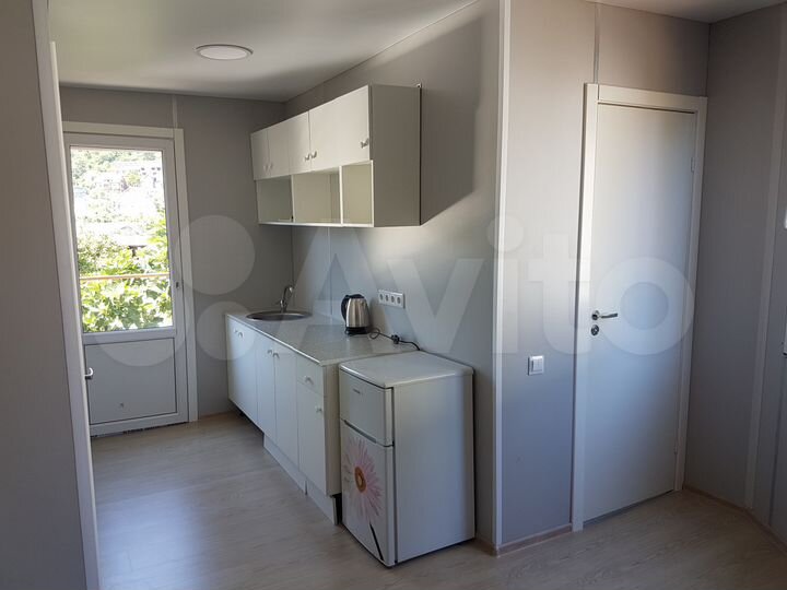 Комната 24 м² в 4-к., 2/2 эт.