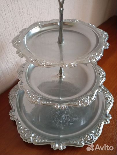 Ярусная этажерка для фруктов и десертов