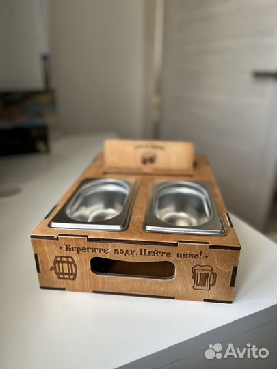 Деревянная подставка для пива