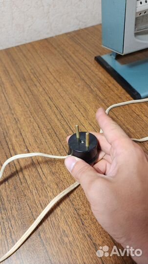 Облучатель бактерицидный уфо-Б. Привезу бесплатно