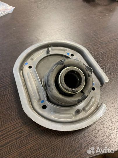 Пыльник рулевой колонки Mitsubishi Pajero 4 3.2D