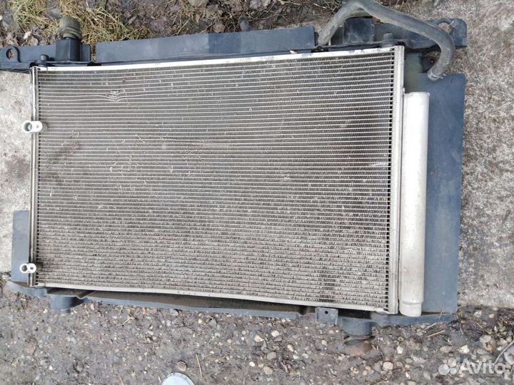 Радиатор в сборе на toyota аурис