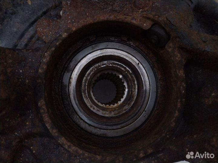 Кулак поворотный передний левый Toyota Camry XV30