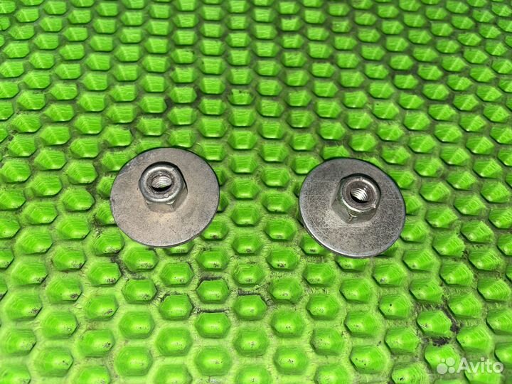 Крепеж переднего бампера Mercedes S-Class W140