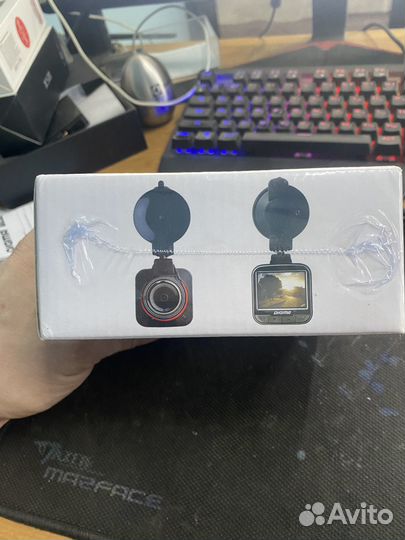 Видеорегистратор Digma FreeDrive 400