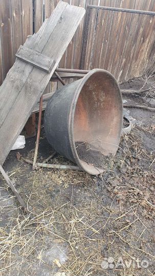 Казан железный для готовки животным