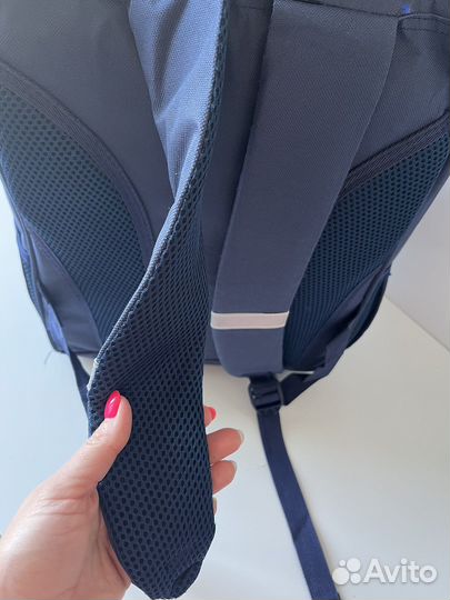 Новый школьный ранец (рюкзак)