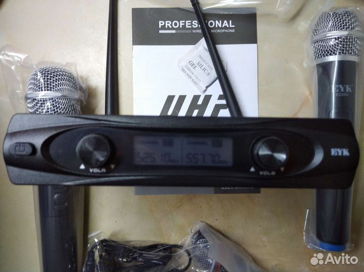 EYK E220U Двойная радиосистема с микрофонами