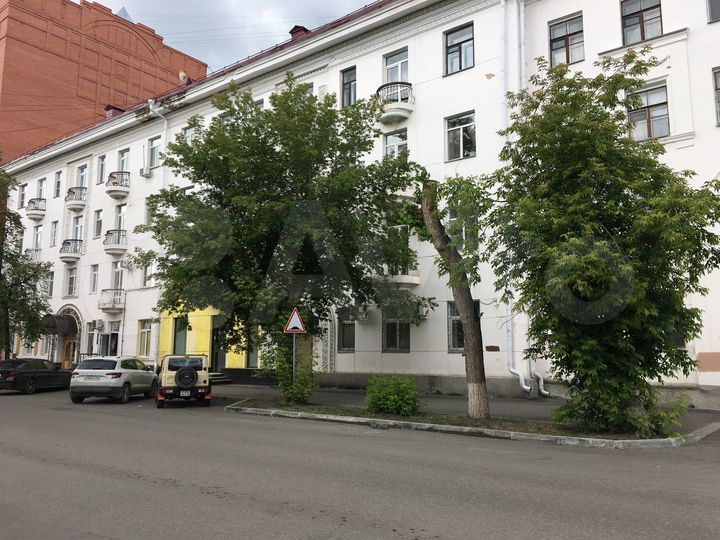 4-к. квартира, 101 м², 2/4 эт.
