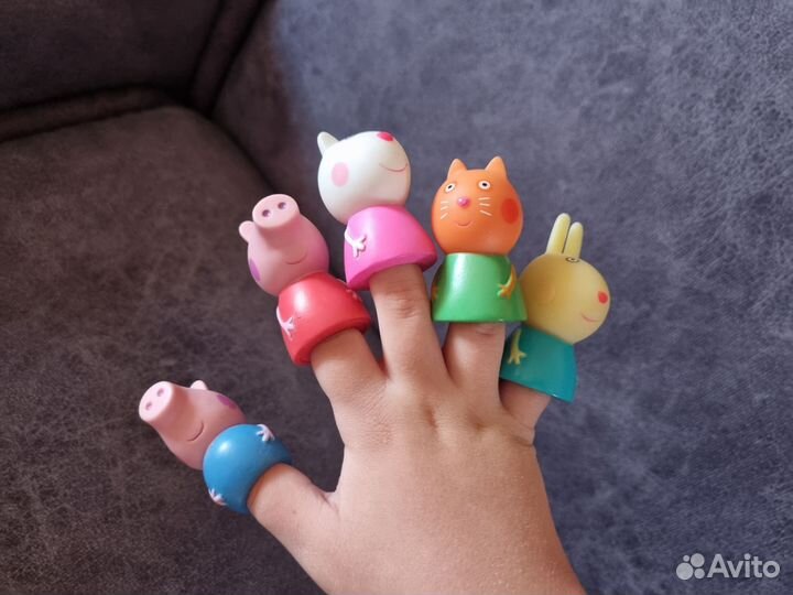 Игрушка-напальчник хорошо развивает моторику