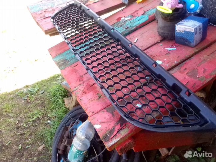 Решетка переднего бампера