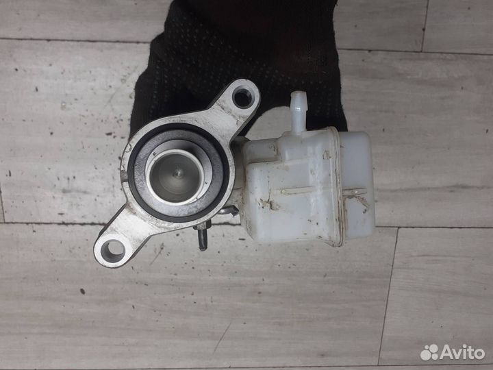 Цилиндр тормозной главный Renault