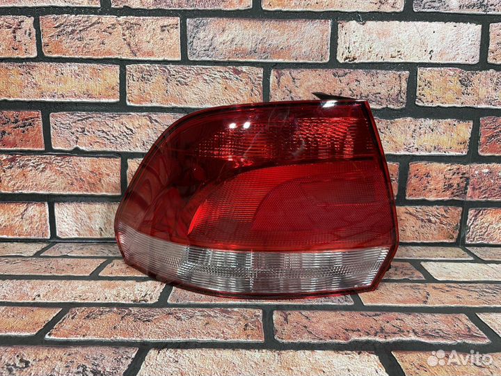 Volkswagen polo фонарь задний левый