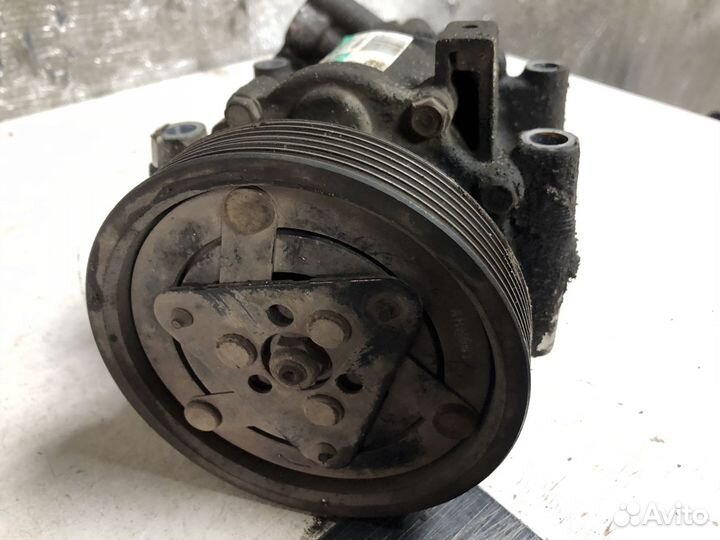 Компрессор кондиционера Renault Logan 1