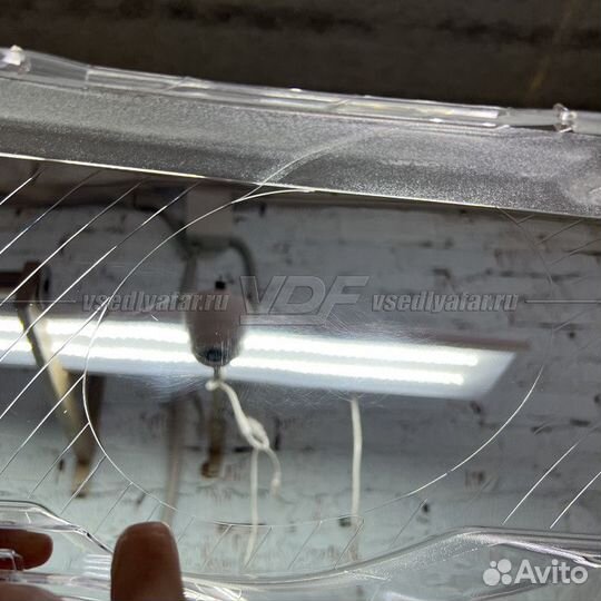 Уцененное стекло для фары Volkswagen Passat B6 (20