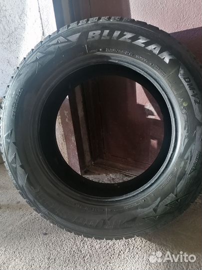 Bridgestone Blizzak DM-V2 2.25/65 R17