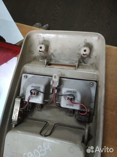 Плафон внутреннего освещения передний