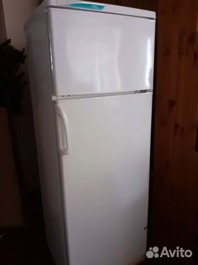 Холодильник бу двухкамерный Стинол