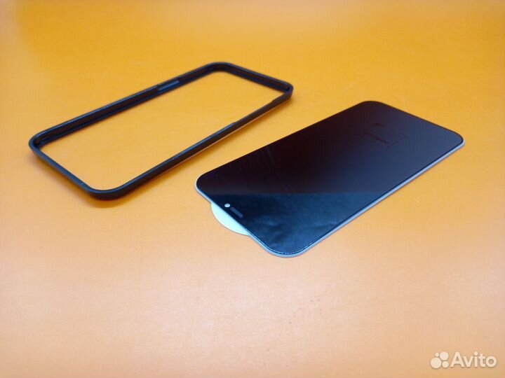 35819 Защитное закаленное стекло для iPhone 14 13