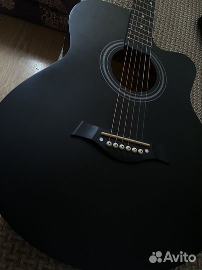 Акустическая гитара