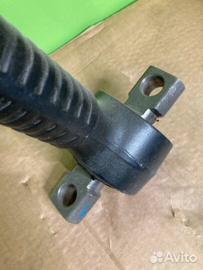 Тяга реактивная V-образная L665 d46. 30 град. \ive