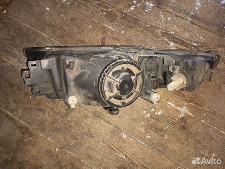 Фары на митсубиши каризма