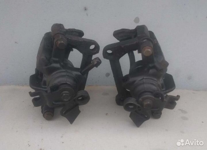 Суппорт тормозной задний Т5