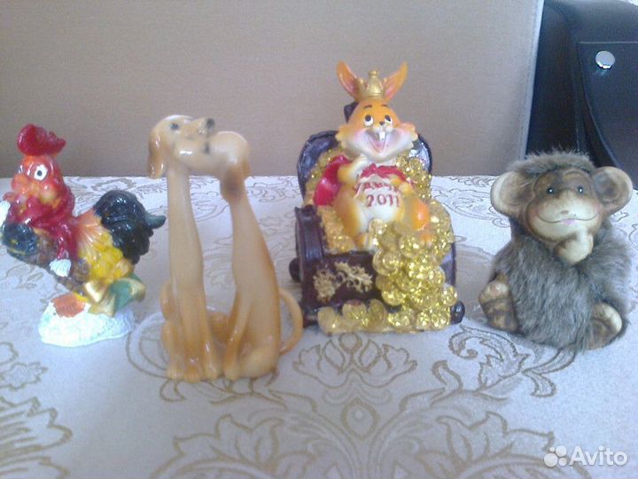 Детские копилки и статуэтки