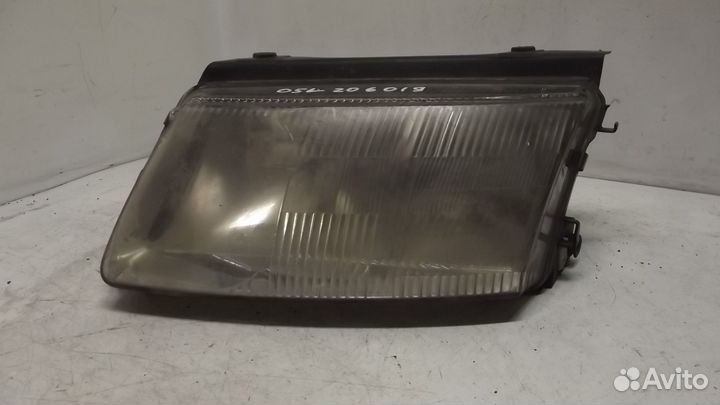 Фара передняя Лев. Фольксваген Пассат 1997г 1.9л