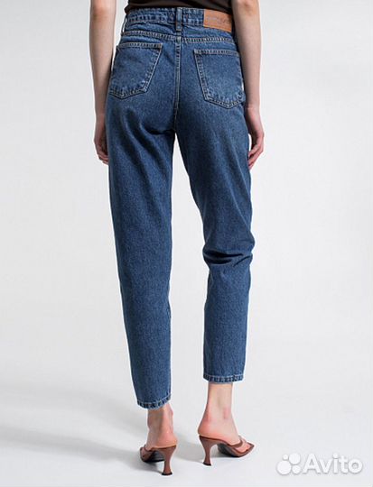 Джинсы Mom fit со стразами Marmalato