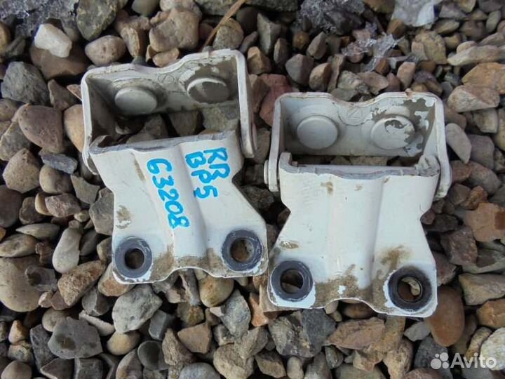 Петля 5 двери Subaru Legacy BP5 EJ204 2003