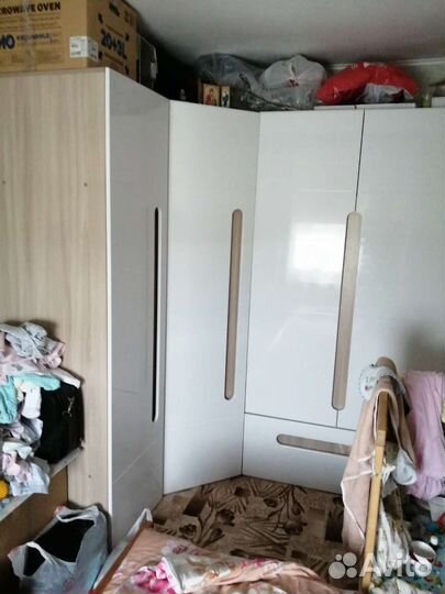 Продаются 2 угловых шкафа, пеналы, прямые шкафы